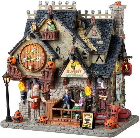 Lemax bigfoot brewhaus huisje Spooky Town  2024 - afbeelding 1